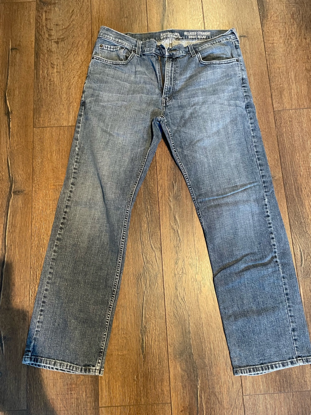 Signature by Levi Strauss Men’s Medium Blue Slim Straight Jeans